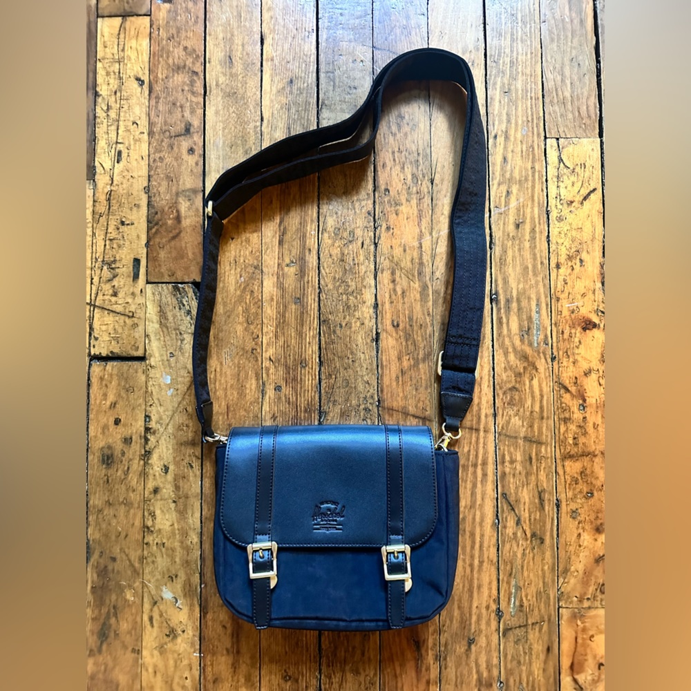 Herschel Orion Retreat Crossbody Mini - Black